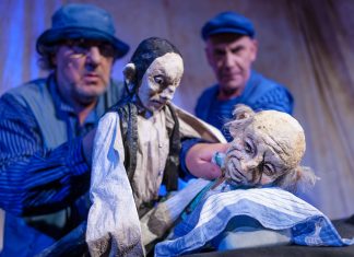 Einen Vorgeschmack auf die Biennale gibt es mit einer Lesung zu "Hunderjährige, der aus dem Fenster stieg und verschwand". Foto: Robert Jentzsch/ rjphoto.de